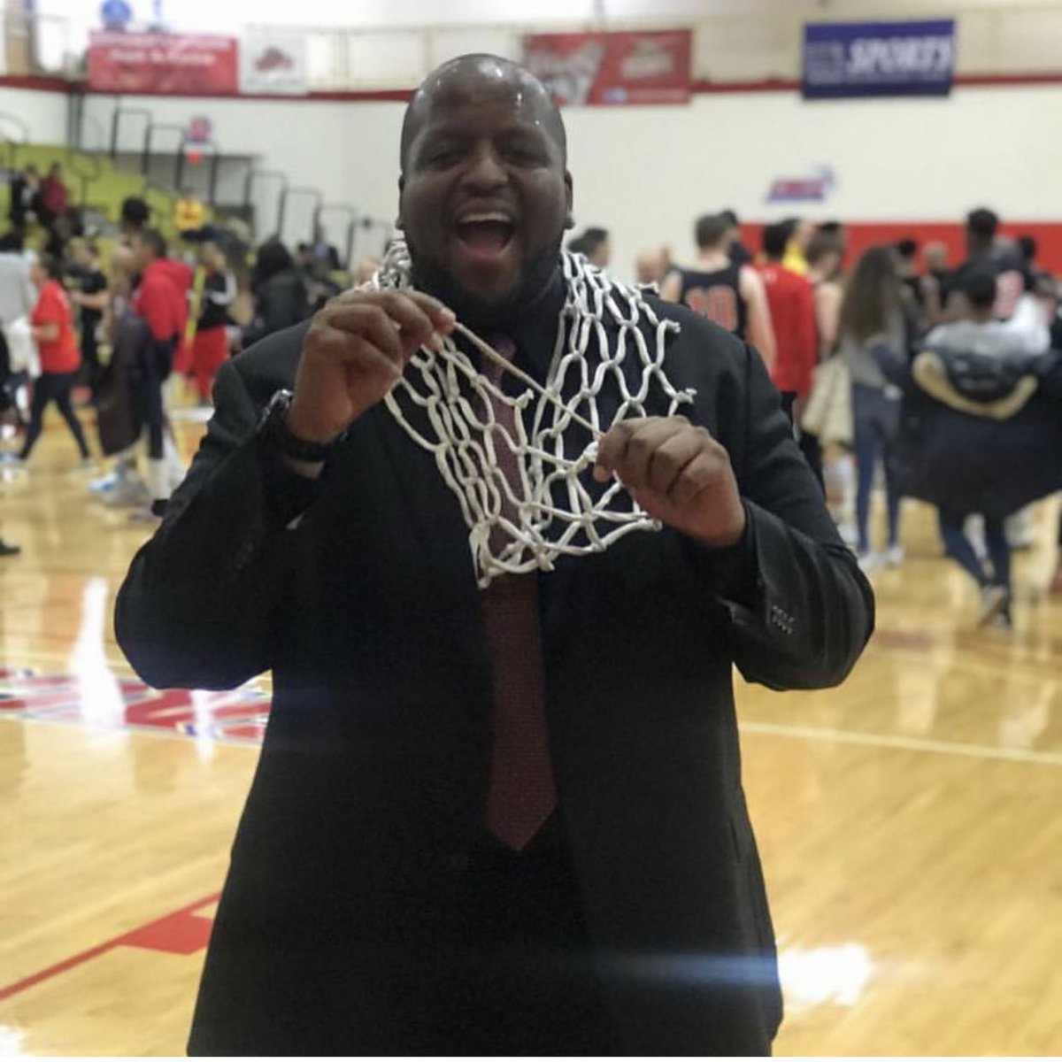 BasketballCity's tweet photo. A big #BasketballCity shoutout to one of best & longest tenured youth coaches Jason Armstrong & his squad @DCChargersBball on winning the @CACC01 championship & heading to the @ncaa tourney! #BBCShoutouts #CoachJason #DominicanBasketball #CACCConference #MarchMadness #CutThemNets https://t.co/4rDcPzzEGb