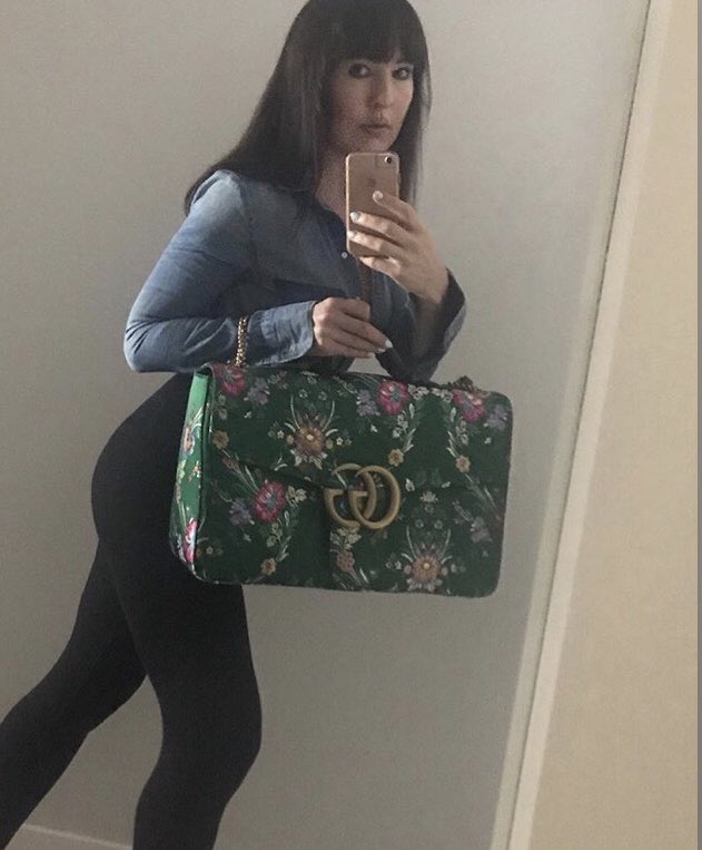 EmmaJactress's tweet photo. In motion. Big meetings require a big bag....wink to the camera. Meetings. Meetings. Meetings. #actresslife #meetings #campaignmodel #skincaremodel #onthemove #agencymodel #agencyactress #newprojects https://t.co/McNNOpj5vy