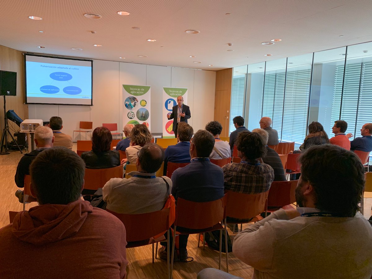 lallotjalleida's tweet photo. Seguim a la Jornada de @SyngentaES i #Affirmopti amb la segona part dividida en tres grans blocs: 2 Sales d'Estrategies i 1 Sala Tècnica.
#promociódelaciutat #Lleida #llotjadelledia https://t.co/NnYpLRzO9o