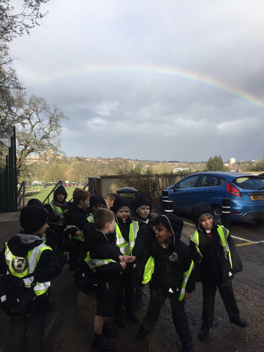 StColumbasLPrep's tweet photo. #reception2018 stopped to admire the rainbow on the way back from swimming this afternoon @EveryoneActive https://t.co/kkeVWxzQD0