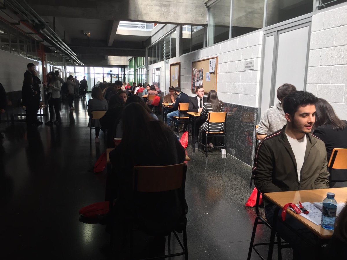 forotecnoloxco's tweet photo. Exito rotundo de nuestra dinámica de Speed Recruiting en Industriales. Primera vez que aparece en #ForoXIX y puede que sea habitual. https://t.co/EDa9GJeuDF