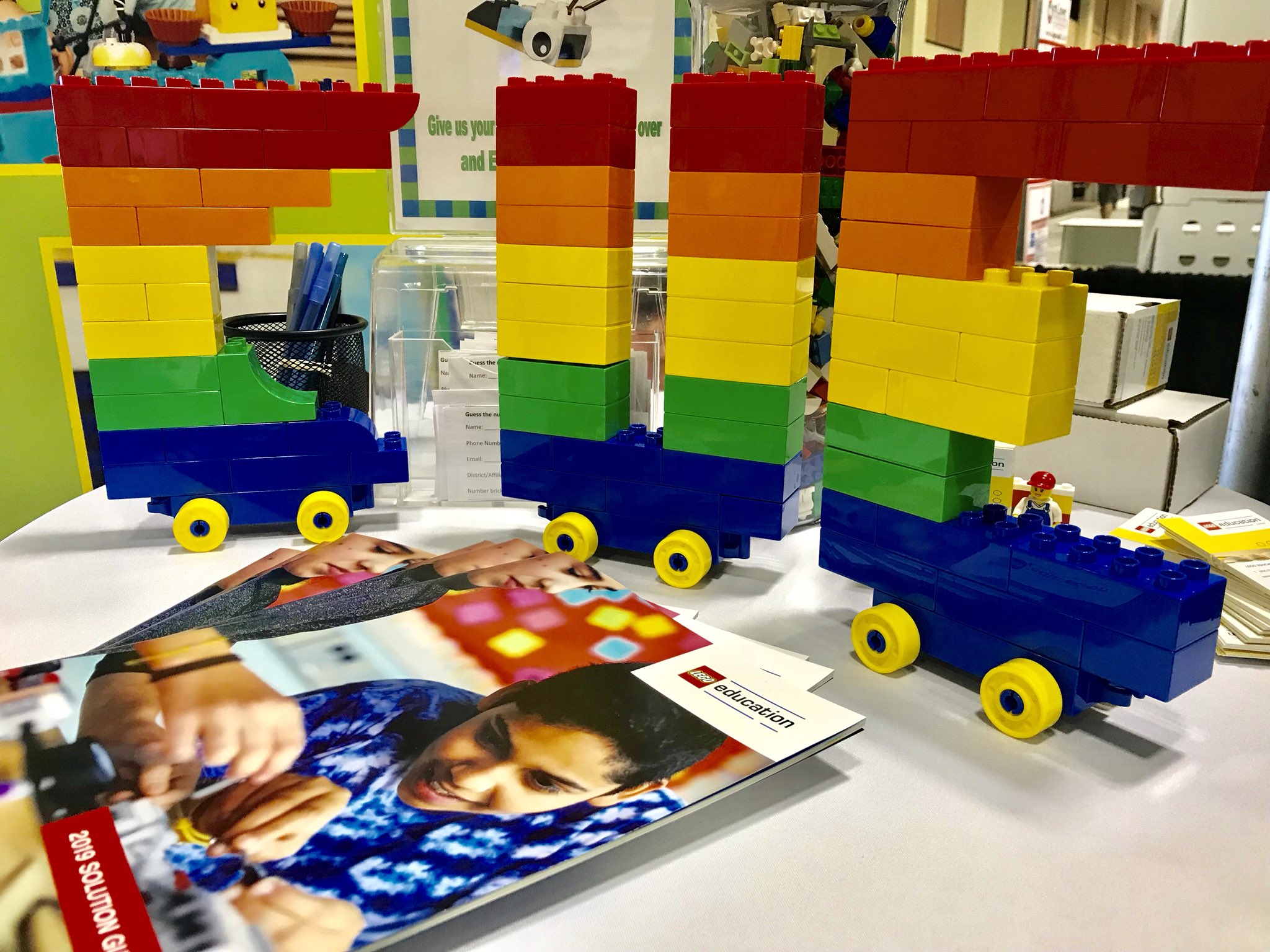 Figuur pijnlijk roterend LEGO Education on Twitter: "You're invited to booth 123 at #CUE19 for a  hands-on #LEGOlearning experience. We can't wait to meet you!  https://t.co/6dr6Rjwu53" / Twitter
