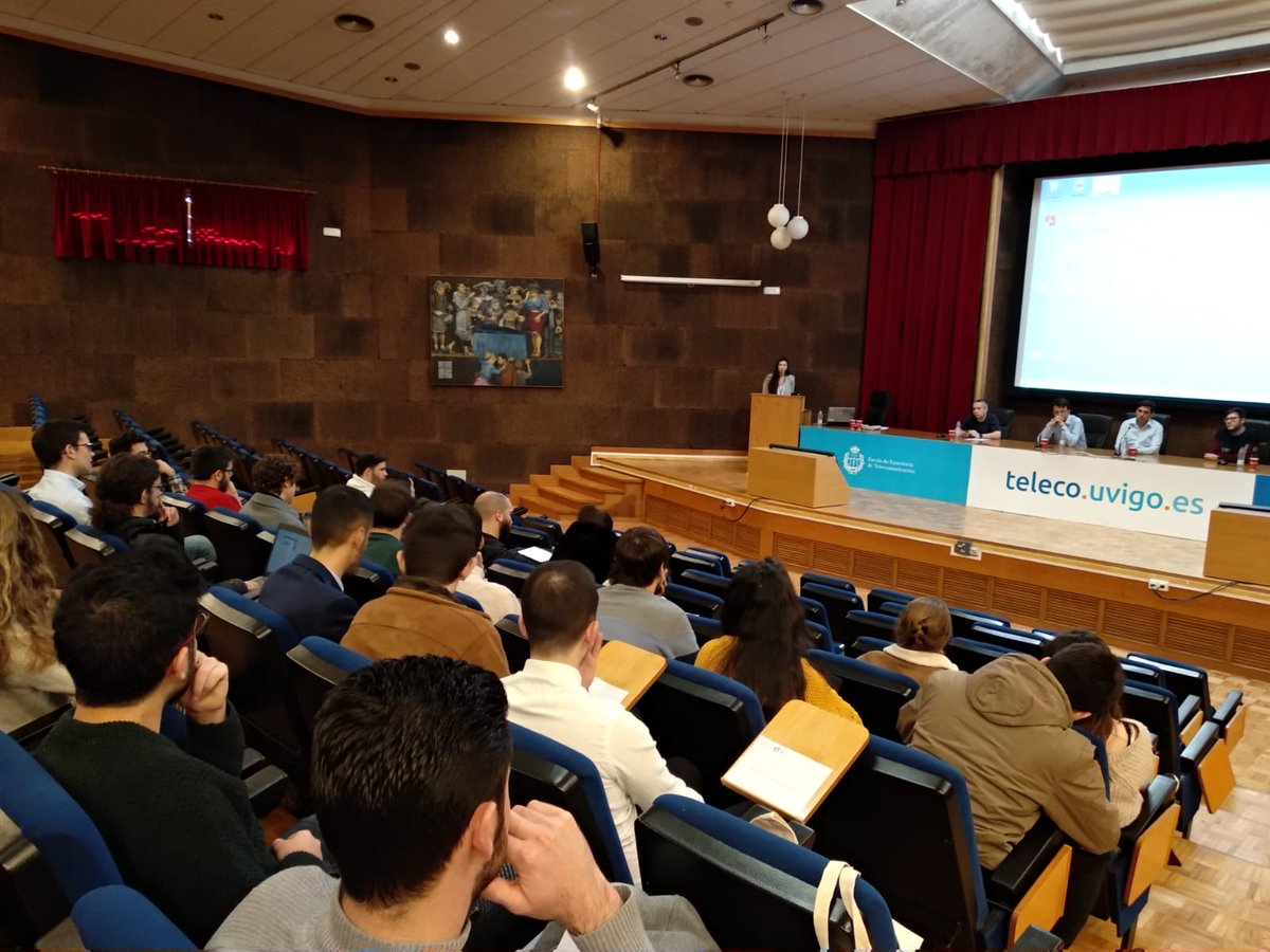 Gradiant's tweet photo. Muy buena experiencia esta mañana en la mesa redonda celebrada en la @EETelecoVigo sobre #futuro #empelo e #innovacion junto a @Quobis @optaresolutions y @TelevesOfficial ¡Da gusto ver a los alumn@s con tantas ganas! ¡Hay #talento #TIC! 💪 #ForoXIX #Vigo @forodeemprego https://t.co/A9i84CoTx2
