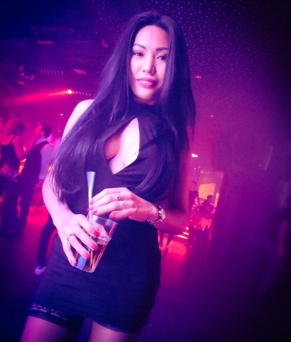 Watch Polly Pons (Poopea) Official 🇫🇷 🇹🇭's leaked NSFW photo on TwXstars