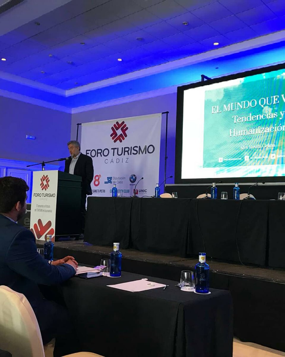 AETCadiz's tweet photo. Hoy ha tenido lugar el @TurismoForo en #Chiclana y la @aetcadiz tenía que estar presente rodeados de nuestros socios de #turmares , @CitySSEspana , @albarcocom , @novojet , #alquilervacaciona, @c_sanctipetri , #zaida @SanctiPetriHG y @Torre_Tavira 💪 #JuntosSomosMas https://t.co/PyGA97cEuc