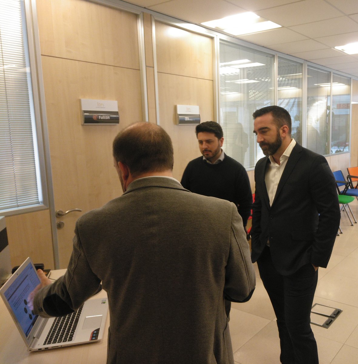 Hoy hemos tenido el auténtico placer de presentar nuestra solución #EnergyMate al Secretario de Estado para el Avance Digital <a href="/franciscopolo/">José Francisco Pérez Polo</a> @SEAvanceDigital @idepasturias <a href="/ceeiasturias/">CEEI Asturias</a> @innovationatEDP #Industria40 #innovaciónAbierta. Gracias por la oportunidad.