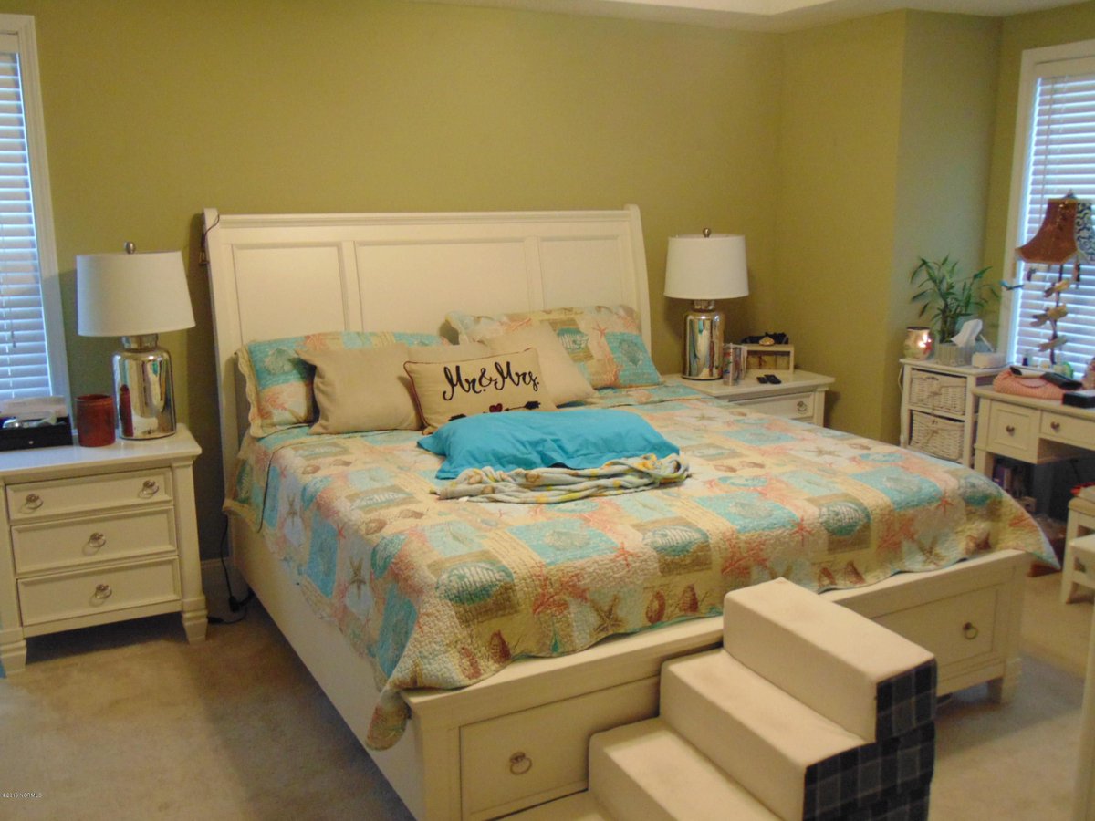 NetworkWilm's tweet photo. Very nice unfurnished single family home for rent, located in Johnson Farms. 4 Bedrooms, 3 bathrooms, 2 car garage &amp; much more. $1850 per month https://t.co/1O3z2zv80e https://t.co/U9tZV2yZlG