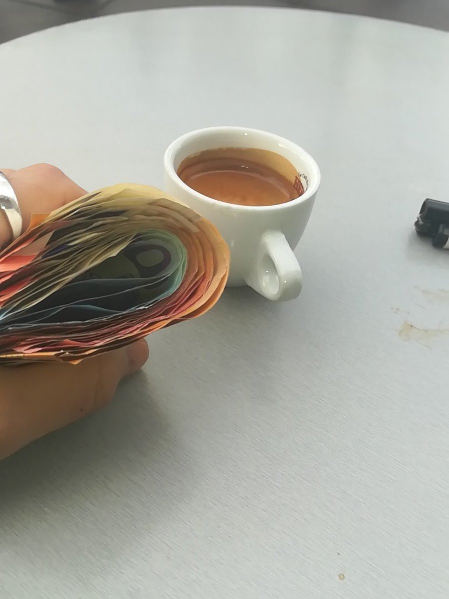 La buraliste en claquette chaussettes Nono au States 😭
Vous êtes chaud pour le 2ème BET du #RoadToPlayOffsByNono ??
Explosez moi les RT / ❤️ et j'envoie le bet 🔥