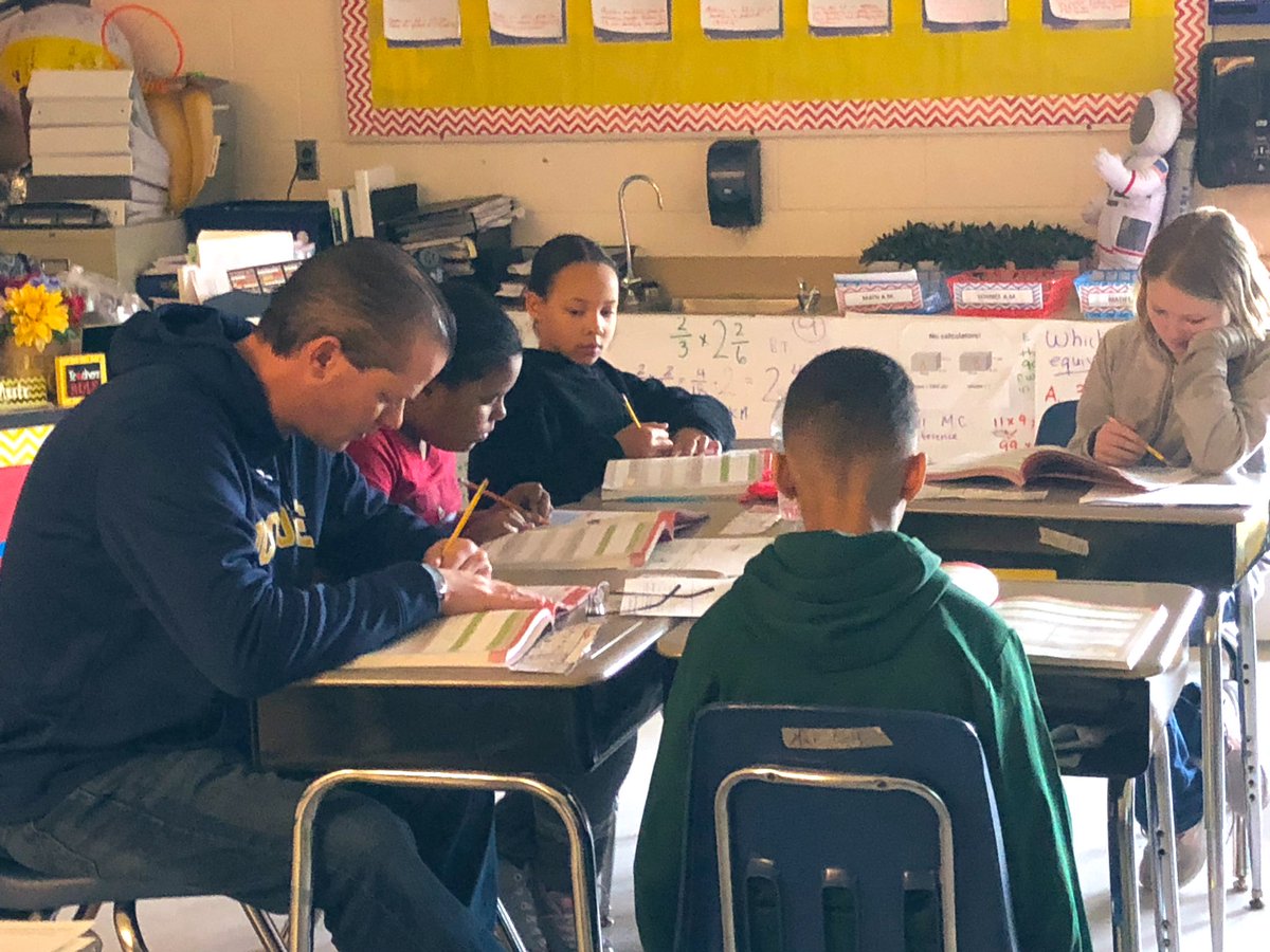 teacherbythebe1's tweet image. Today in fifth grade we had a new student learning strategies with his classmates how to divide a fraction by a whole number! 
#SASProjectPocomoke #fifthgrademath #fractions @PocomokeMiddle @MrRecord21 @crmcquaid10 @Jennife34905659