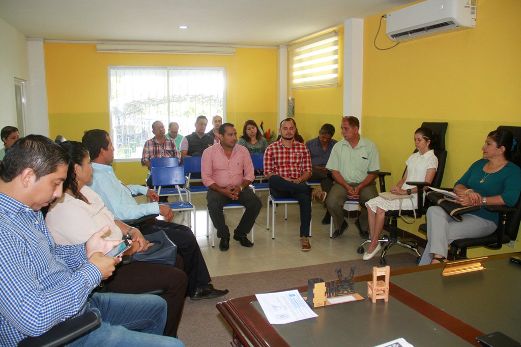 bolivarmanabi's tweet photo. ACTUALIDAD| De conformidad a convocatoria el Alcalde Sr. @RamonGonzalezA1 instaló la sesión de Corporación, con la presencia de los Concejales, Concejalas, Jefe y Directores Municipales. @RCarrizal1320 @RadioEspamMFL @NCalceta https://t.co/PeYzFjAE1d
