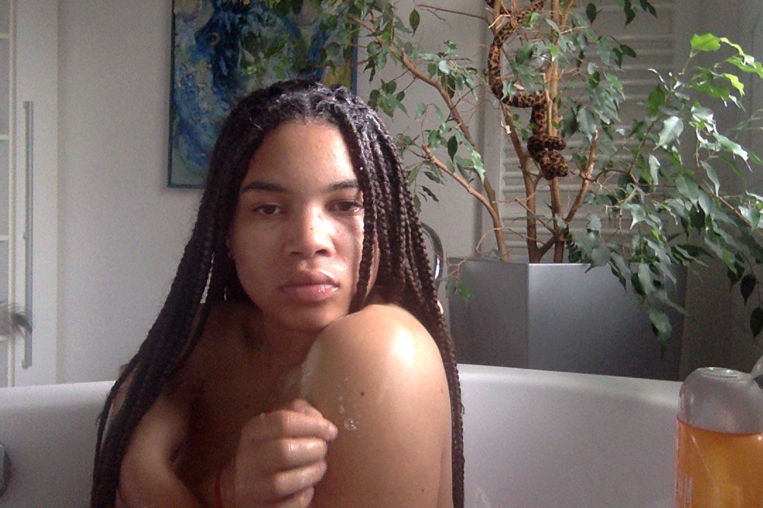 rehizele's tweet photo. Sex Bomb - Morning Bath
Last Self Care Day - Monday

I was tired but that helped me to relax
9 to 10 (more or less)

I felt beautiful, so natural. 
Soft and Fresh. 
I am really coming back to me. 
I am very Thankful.

🌿 https://t.co/2HkhiEKboZ