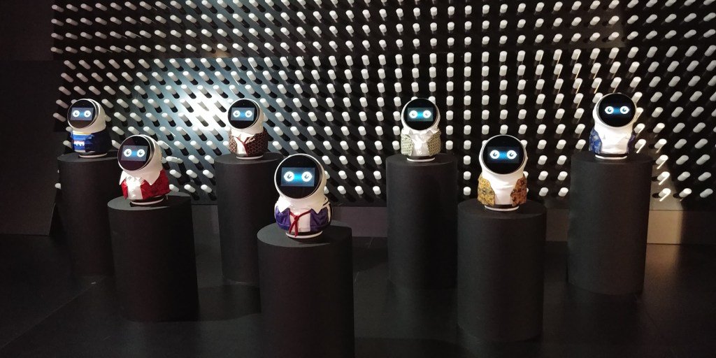 dattm18's tweet photo. At #SXSW19, @dattm18 got the chance to attend the #LG_SXSW Inspiration Galley, find out what he thought about the panel and products here. https://t.co/uGSt0Sin6h https://t.co/37u7Xiz7KO