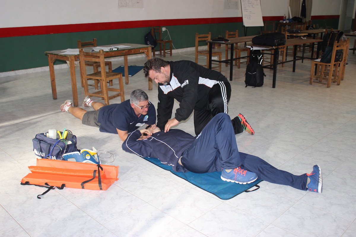 Luís Mendía en #Brasil 🇧🇷 | El Gerente de Educación Médica de <a href="/WorldRugby/">World Rugby</a> para Asia, Europa, Sudamérica y el Sur de África participará de las importantes jornadas de Bienestar y Seguridad del Jugador: sudamericarugby.org/2019/03/14/lui…

#AméricaCrece
#PlayerWelfare
#ElRugbyNosUne