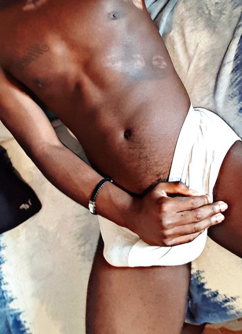 Mi annoio https://t.co/1DVXJr0yD2