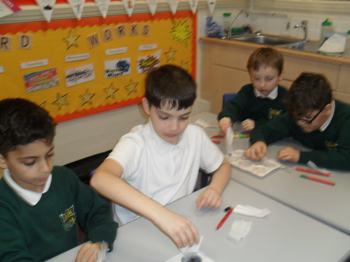 EltonLKS2's tweet photo. What a messy but fun science investigation this afternoon! #scienceweek @LeahDavies89 @EPSElton https://t.co/3X4EAOIyva