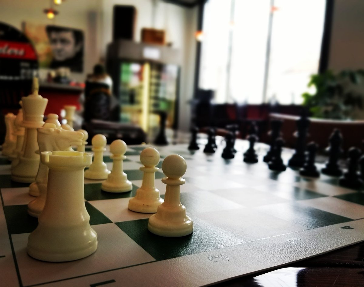 It's that time of the week again. Stalwart #chessclub is on from 5-7:30 tonight. We have mats and timers all set up and waiting for you to join us for a beer and blitz. No experience? Grand Master? Everyone welcome! What's your favorite opening? 
#613beer #chess #CarletonPlace