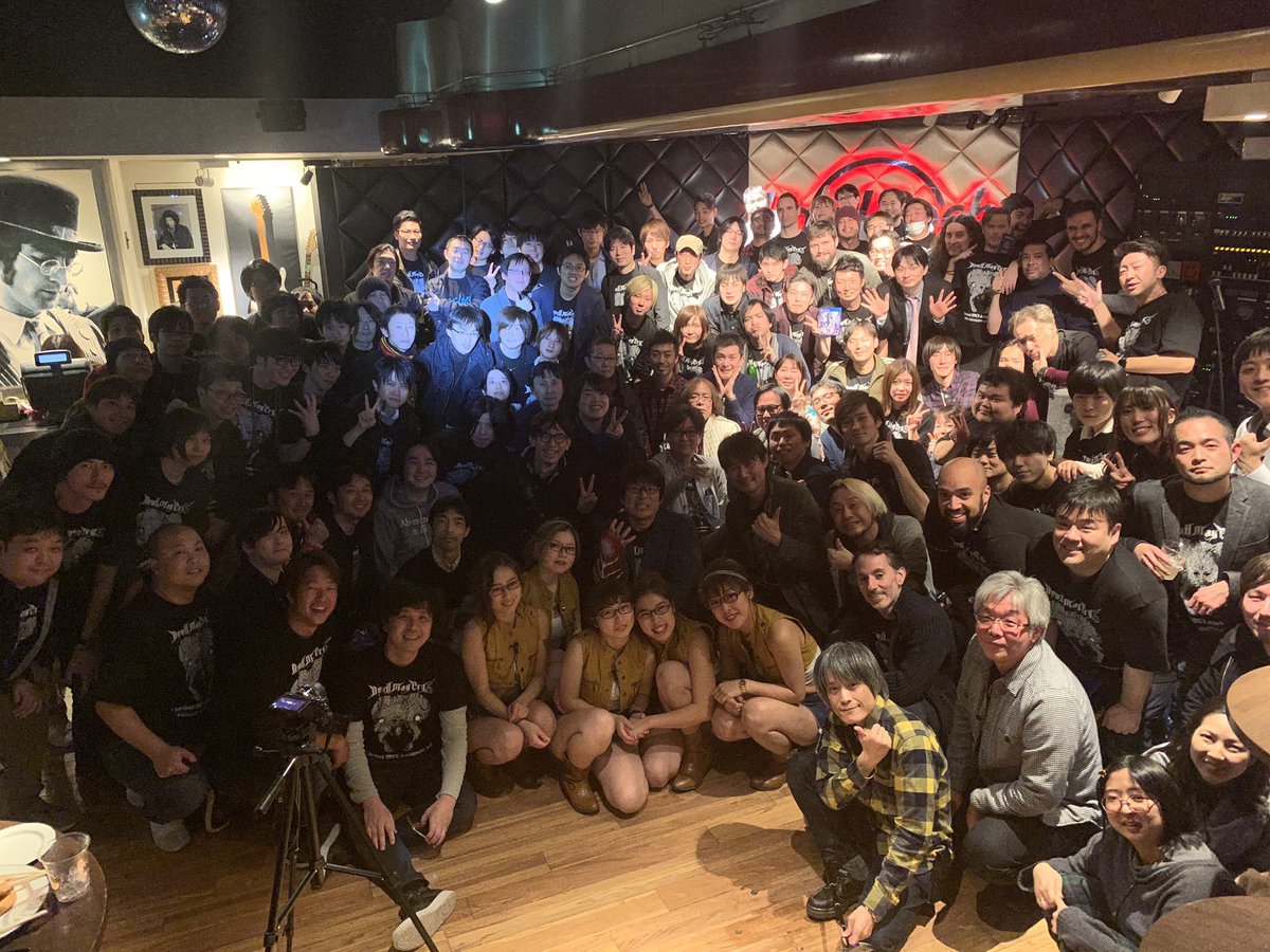 YoshidaBeer's tweet photo. I’d like to thank you all.
Dev team, DMC fans, you guys are the best 😈
#dmc5devteamlaunchparty
#dmc5
#hardrockcafeosaka https://t.co/mMNC6IUv8M