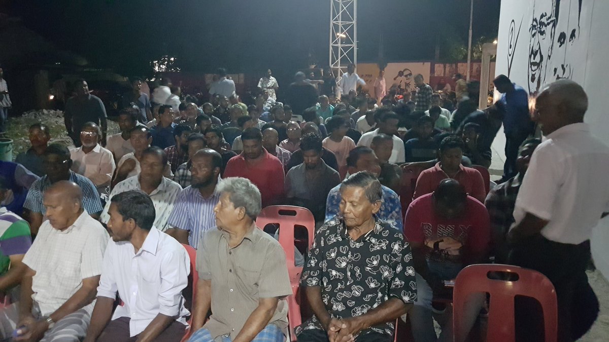 NizarNiyaz's tweet photo. Live @SaudVillingili harugein.....
#SaudBaraabaru👍
#MifaharuvesSaud✅3
#Saud2019☝️
#DaairaageHero https://t.co/IS4Lit12e1
