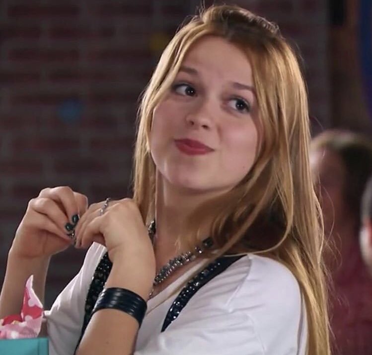 UnAmorllamadoAJ's tweet photo. Hoy hace tres años que entraste en mi vida... hace tres años que conocí Jim, la chica que me enseñó tanto, que me mostró el valor de la amistad y a luchar por mis sueños siempre con una sonrisa
Gracias por compartir su talento y dar Vida a Jim.. gracias por tanto @anajaramartinez https://t.co/qZa6g7yPpz