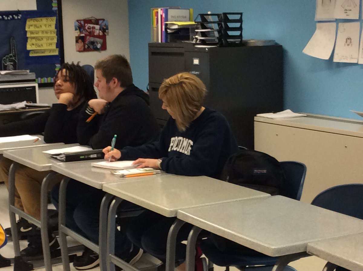 PHSWarriors1957's tweet image. Starting off the 3rd class of the day with a Government warm up! 🇺🇸 #SASProjectPocomoke