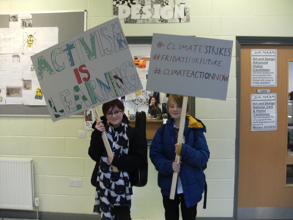 So proud of our young activists getting ready for the Edinburgh Climate March tomorrow, gathering at the Scottish Parliament. 👊🏻🤘🏻🌍<a href="/JosephHewer/">Joseph Hewer</a> <a href="/GretaThunberg/">Greta Thunberg</a> #climatestrikes #FridayForFuture