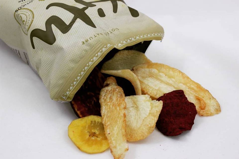 ¡Ya aprieta el hambre a estas horas! Os traemos un concepto novedoso de <a href="/Kitu_Snack/">Kitusnack</a>. Es una colorida mezcla de cinco vegetales andinos y tropicales, como remolacha, batata, yuca, plátano macho y zanahoria. ¡Mirad qué buena pinta! #vegano #salud #exótico