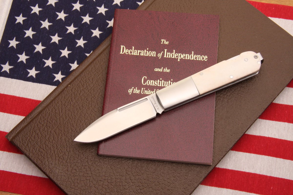 AGRussellKnives's tweet photo. A.G. Russell Medium #Barlow #Lockback with #DeepPocketClip in Smooth White Bone  $59.95. Easy, one handed open, long stainless steel bolster, cleaned out inside, Zulu spear point blade.
To purchase: https://t.co/hmCmLkWbsM

#knife #knives #knifepic #traditionalpocketknife https://t.co/yteZmdCIG5