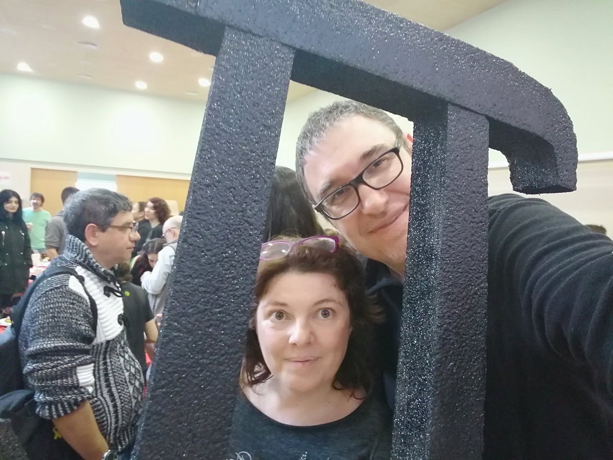 Tonycoliflor's tweet photo. #SelfiePi a Institut Zafra https://t.co/KbJQ6SdYbl