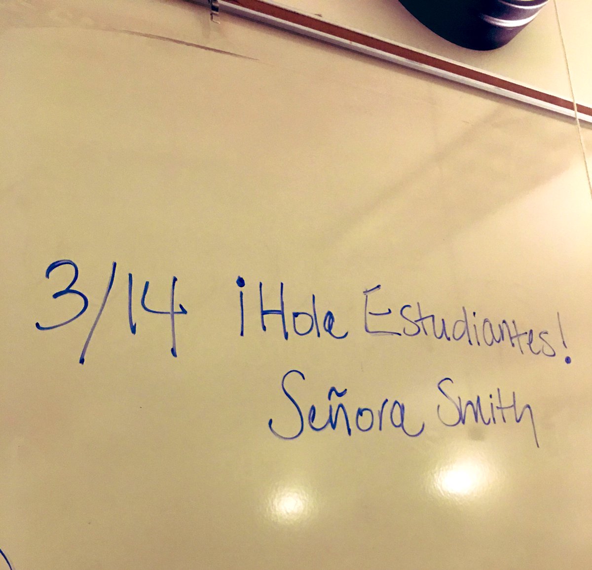 MelissaMSmith's tweet photo. Teaching espanol today! Brings me back to #highschool and #college Spanish classes! Me encanta! ❤️ #substituteTeachingLife 👩‍🏫 📚 🍎 https://t.co/SLzUKAOPDz