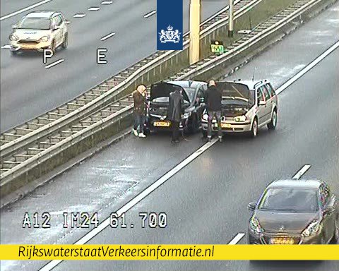 😳 | Wij kijken verbijsterd naar deze mobiele werkplaats op de #A12 bij knp. Lunetten.