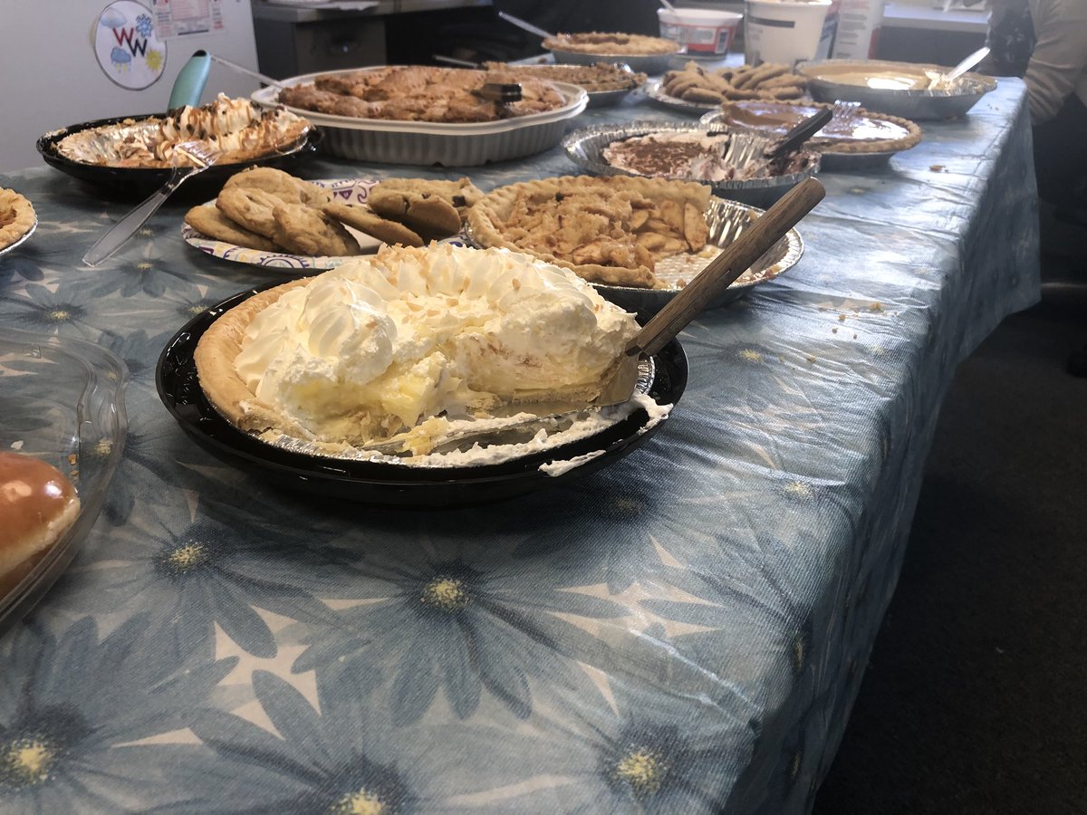 EAkiyamaNews's tweet photo. It’s #PiDay2019 (#PieDay?) and you better believe I’m ready to eat my weight in pie. S/o to our creative services team for organizing a pi(e) day celebration! (So far I’ve tried 4 types of pie😋) https://t.co/O8Sh9nTX5D