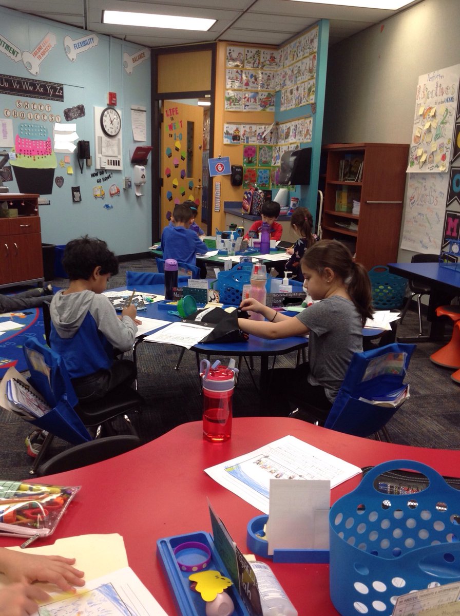 1OBrookForest's tweet photo. In 1-O students have been working hard on their next book, which is a personal narrative! I looked back at the first books they wrote this year and I am amazed at the differences. They have grown so much and I am so proud of them! #D53learns https://t.co/U88q0uZ42v