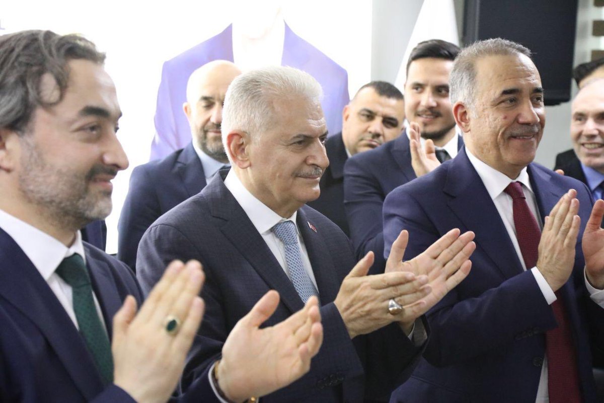 BA_Yildirim's tweet photo. Sultangazi Belediye Başkan Adayımız @avadursun ile AK Parti'ye sevdalı kardeşlerimizle @AKSultangazii'de bir araya geldik. Sıcak karşılamaları için kendilerine teşekkür ediyoruz. 

Daha çok çalışacak, 1 Nisan'dan itibaren kutlu görevi hep beraber üstleneceğiz inşallah. https://t.co/Qc2NRWsXpb
