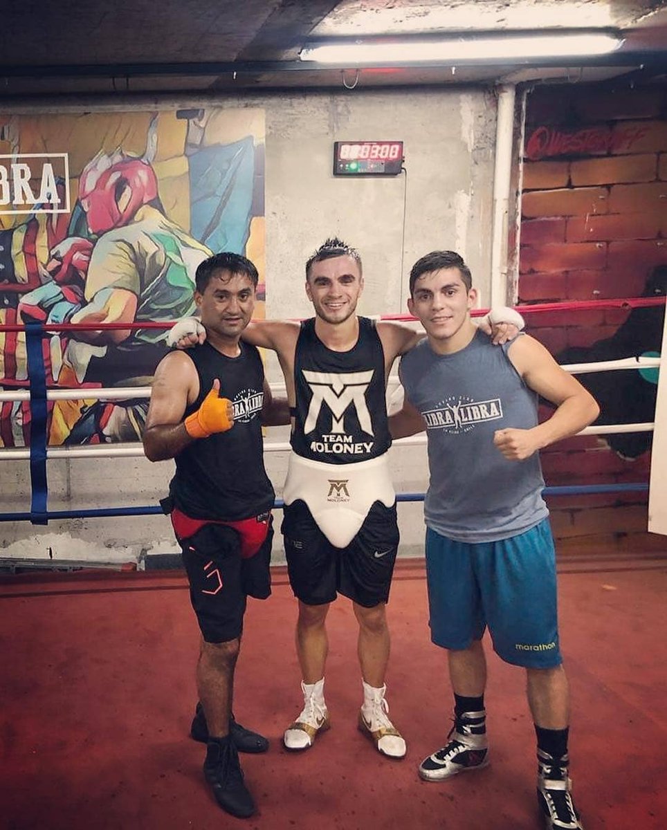 TonyTolj's tweet photo. @andres_campos52 Muy buen sparring el día de hoy con @andrewmoloney tremendo boxeador y muy buena persona, muchas gracias
#boxingpro #everlast #progressive #boxingtrain #boxeo #boxeochile #campeón #champ #boxingday #likeforlikes #vamos #power #boxeoprofesional #boxeparatodos https://t.co/wmJ81clhgo