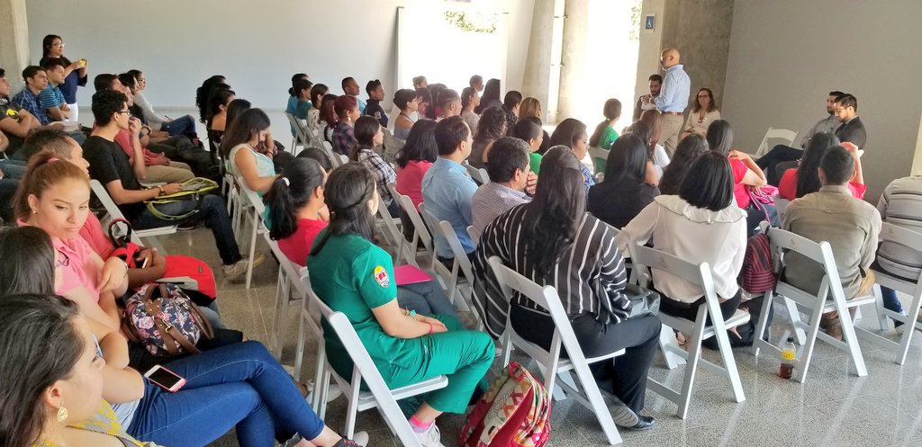 HNtransparencia's tweet photo. La Semana de Gobierno Abierto propició un espacio con jóvenes para que interactuaran sobre temas de incubación de emprendores en el área de innovación con expertos de @impacthubtgu  @findeapphn  @Marco_AmayaP @ricardo_irias @AlCantero

#OpenGovWeek 
#PorUnaHondurasMásTransparente https://t.co/bcDu4SI6bG