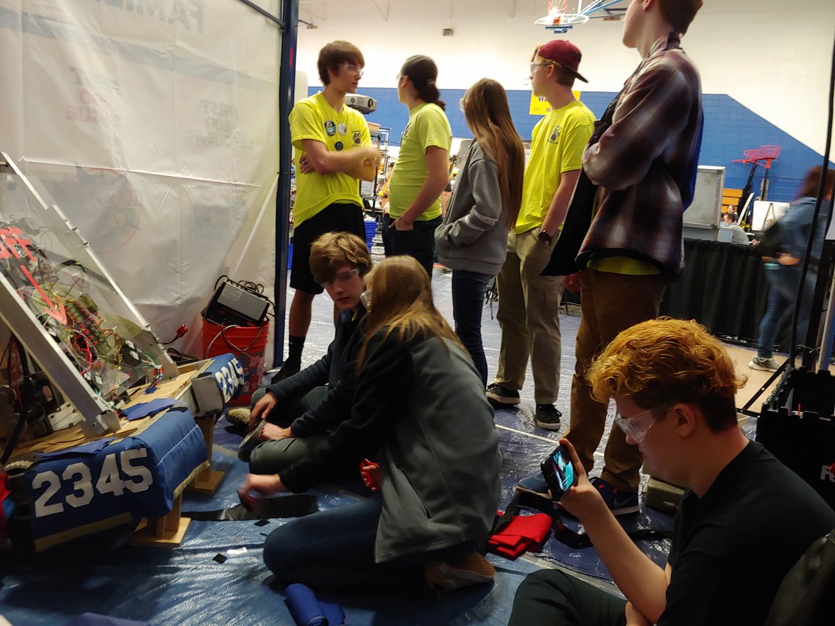 FRCTeam2345's tweet photo. Day 1 of the #HeartlandRegional is underway! 
#morethanrobots #OMGRobots https://t.co/UtYZCRmUVs