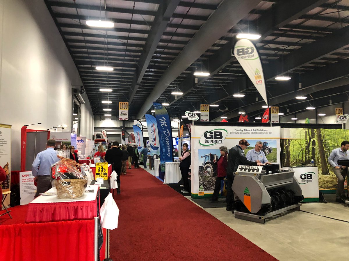 JohnBarlowMP's tweet photo. Thanks to @OntarioFarms for touring my #Ottawa staff around the Ottawa Valley Farm show today. A great way for people to connect one on one with the farmers and producers that feed us. #CdnAg #OnAg #farmers #agriculture #LetsTalkAg https://t.co/x8BDyVscdA