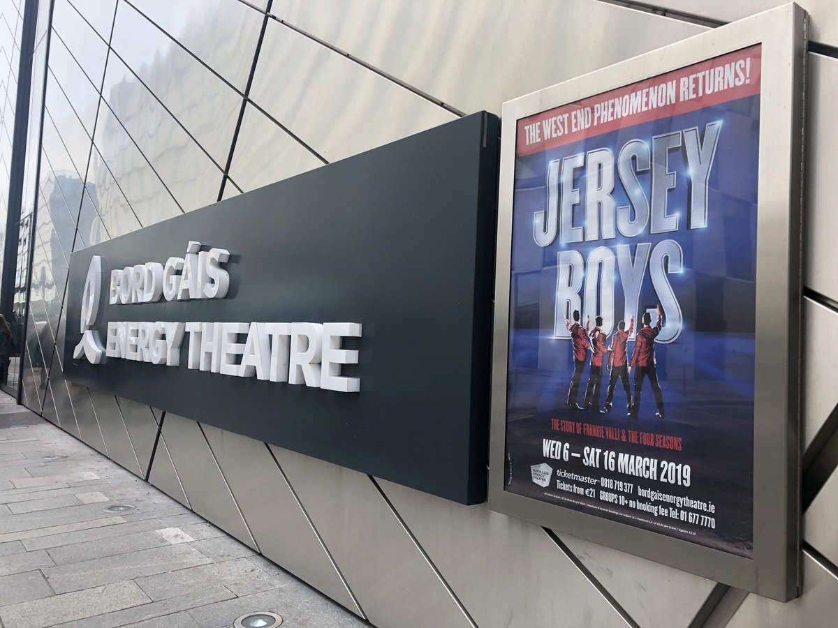azariahmck's tweet photo. Speechless! Thank you @JerseyBoysUK! And thank you @SimonBailey1210 for stopping oat say hi even though it was super windy! ❤️ Best of luck to the cast and crew for the rest of the run! https://t.co/4bGgsqtmp1