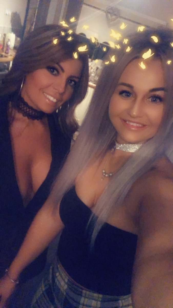 simonemarsh's tweet photo. My gals 💖😘😌 what a night 😂@AmeliaCurwen https://t.co/e4kKRSdfav