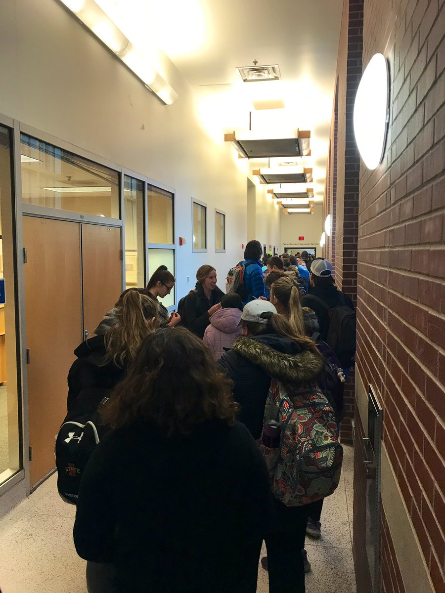 CultivationCorr's tweet photo. Nothing grabs the attention of college students quite like free food..  @iastate_cals council provided a great lunch of pork burgers and @ISUdairyscience ice cream to celebrate #AgDay19 on campus #NationalAgDay https://t.co/WrTsdVwc5S