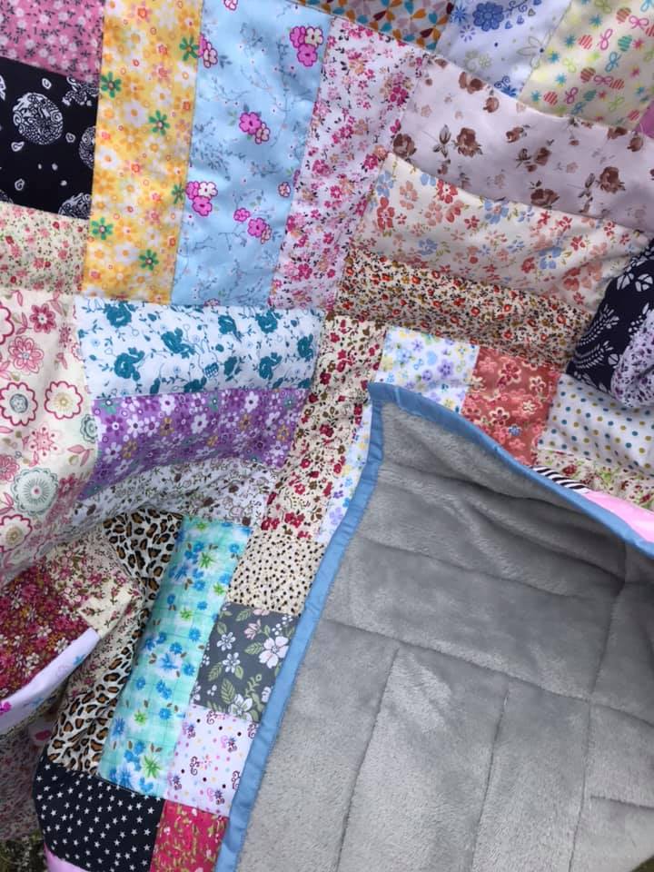 QuiltsforDreams's tweet photo. https://t.co/im7erDcj0E #patchworkquilt #quiltedpatchwork #quiltedthrow #quilts #giftideas #giftforher #giftforwomen #Grandma #Mothersday2019 #MothersDay #uniquegifts #handmadegifts #onlinecraft @Retweeting001 @HandmadeHour @UkCraftersHour @Artcraftfinder #womaninbiz #etsyseller https://t.co/Out9Q0uoiv
