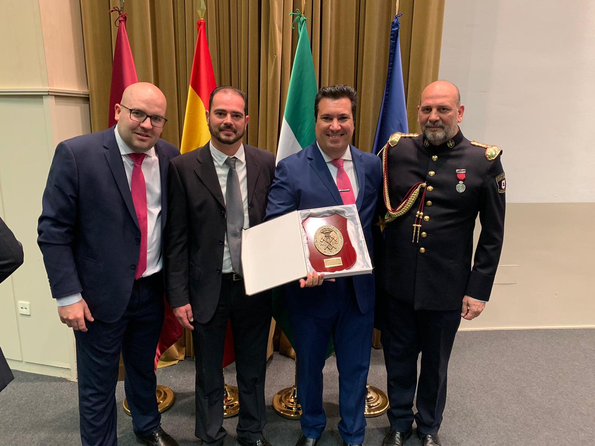 La Banda de <a href="/BpresentacionAP/">Presentación al Pueblo de Dos Hermanas</a> premiada por los bomberos de Sevilla por una marcha dedicada al incendio de Doñana

ow.ly/BnVD30o2qeS

#doshermanas #esnoticia