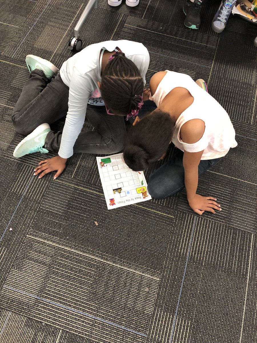 Rohde4th's tweet photo. Identifying adverbs practice 🤓 https://t.co/We7CxVbPde