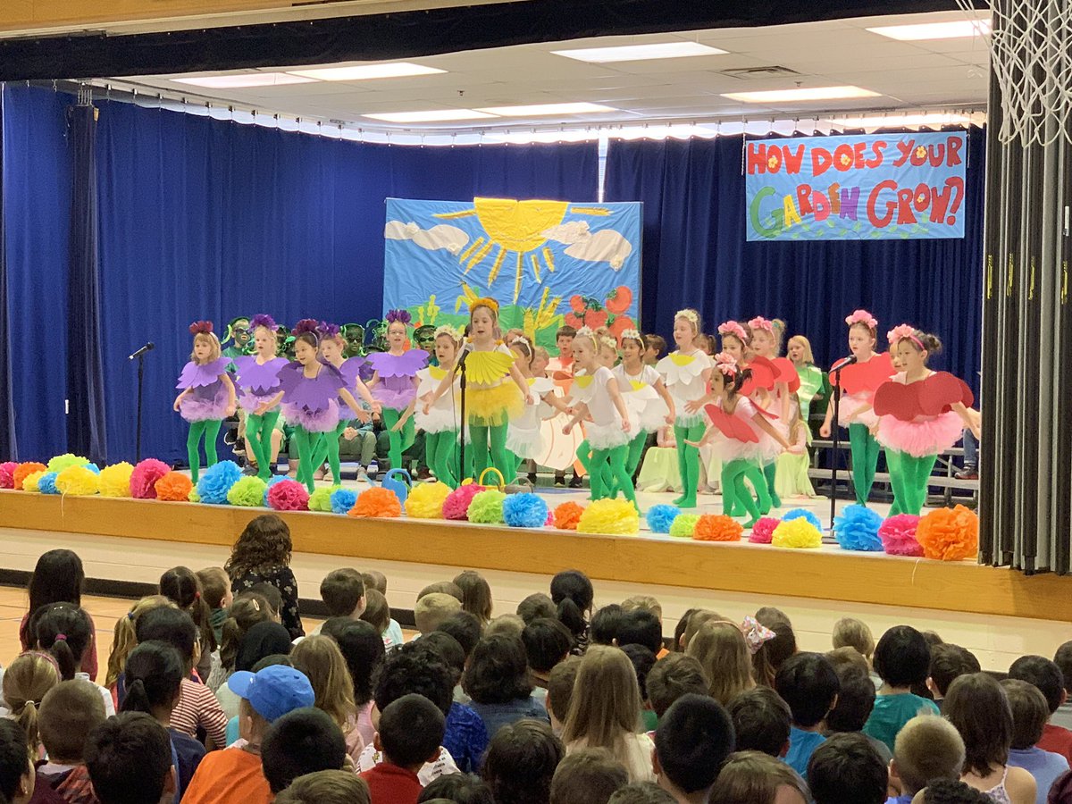 Churchill Road Es On Twitter 1st Graders Perform For The Whole