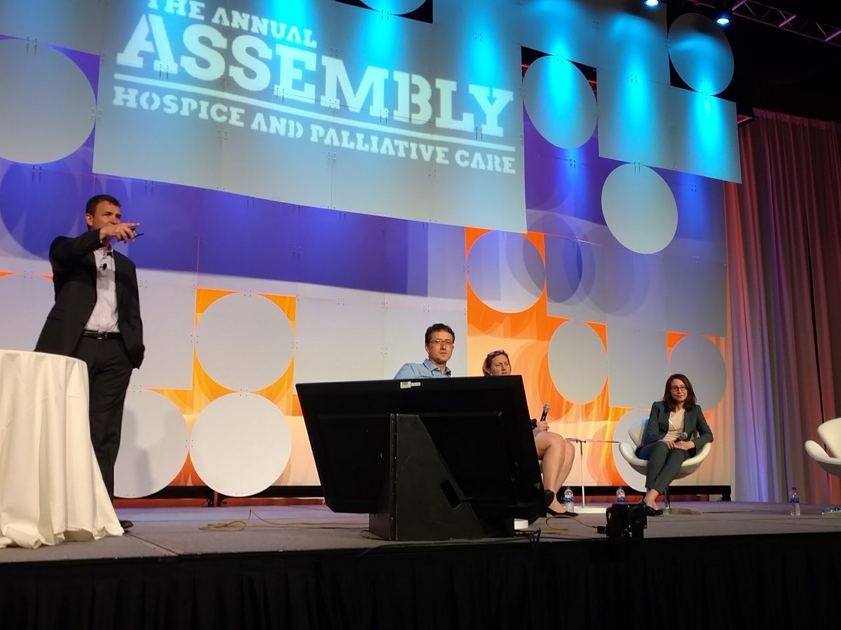 GSmithHPM's tweet image. My personal world of mentorship crushing it right now @GeriPalBlog @AlexSmithMD @EWidera teaching about podcasts and learning from @rbernack @Jo_Paladino @AriadneLabs about Serious Ilness Communication! #HPM19 #hpmclassof19
