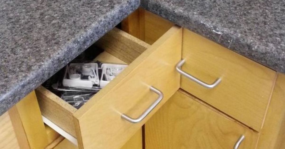 Because who really needs to use the whole drawer? 😂🤣Buyer beware! Always hire a licensed professional! We are always here to help! #HomeImprovement #roofingcompany #fails #liveroofplay #asphaltlife #toledo_ig #toledome #toledolocal #buylocaltoledo #shoplocaltoledo #toledobuzz