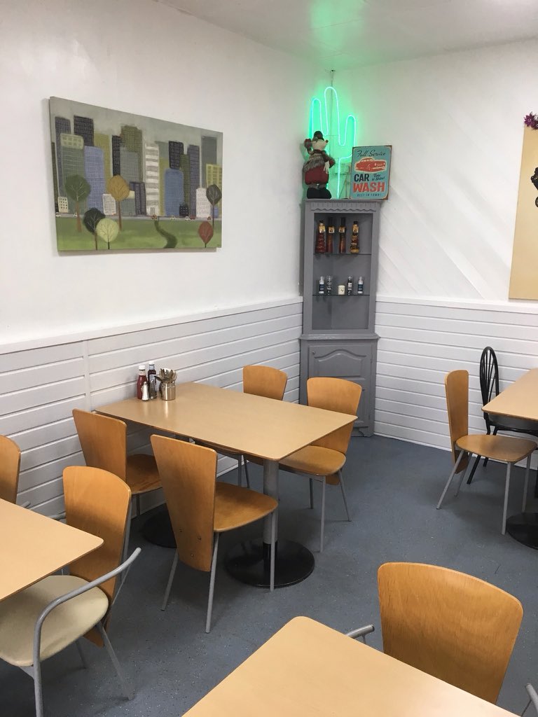 starvdmarv's tweet photo. Inside @Starvin87116241 eat in take away or delivery available 📞01204 979984📞 https://t.co/w6ApKNvEGx