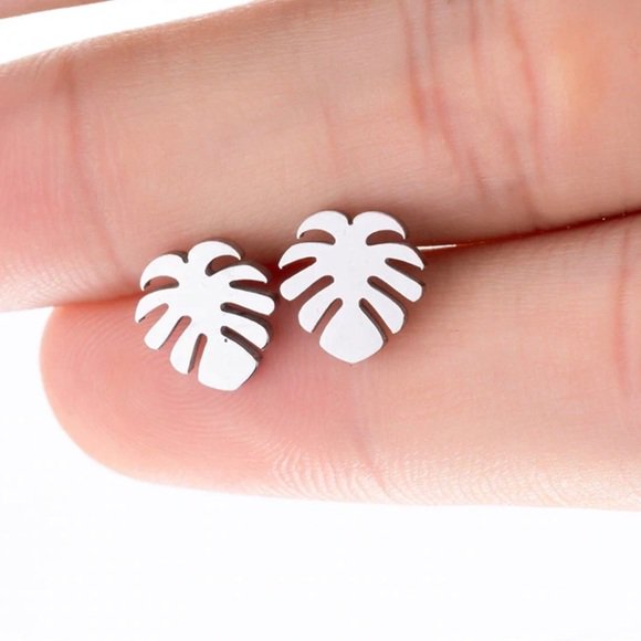 JenLovesJava1's tweet image. So good I had to share! Check out all the items I'm loving on @Poshmarkapp from @leslieshopstyle #poshmark #fashion #style #shopmycloset #antisocialsocialclub: posh.mk/YZCofelr1U