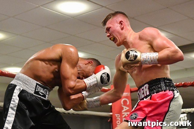 CarlGreavesPro's tweet photo. Good win for @LukefisherOBE on saturday now unbeaten in 3...involved in a cracking fight with the lively Ben fields https://t.co/MXJHAlFHBS