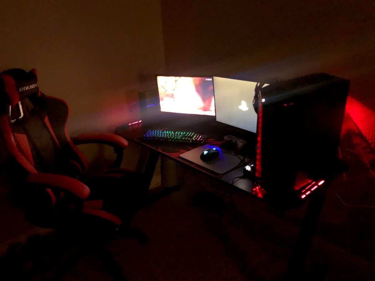 nick66013345's tweet photo. New setup is finally coming together, hard work pays off.@Lmaozeus_ @FadeGrips @SwaggXBL @ScufGaming @ASTROGaming @WeAreDooMClan @itzzParadox #ASTROfamily #asus #scufhouse #msi #upcoming #supportsmallstreamers #OneDayAtATime #BlackOps4 #RETWEEET #RetweeetPlease #Razer #pcgaming https://t.co/cDZq3niCyk